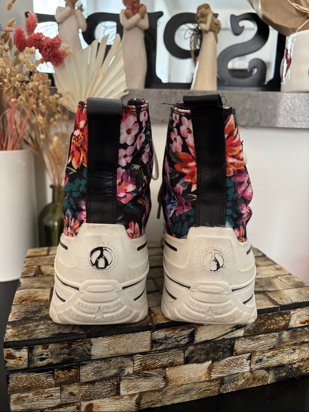 WISHBONE (6) Collection Floral High-Top Canvas Sneakers Black Pink Platform - 6 - Picture 6 of 16